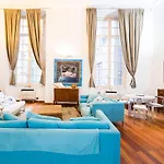 Apartament Carlo House By 24 *